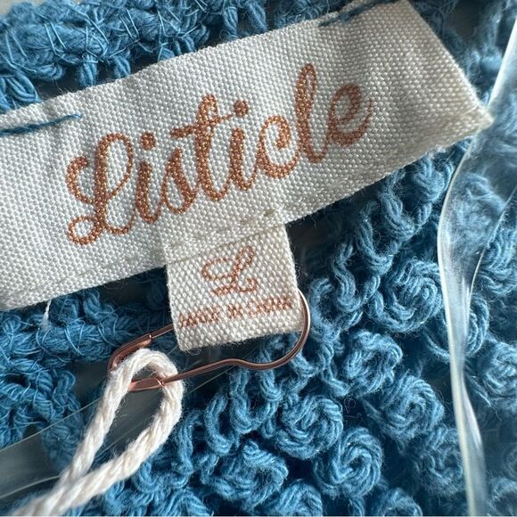 Listicle Women’s NWT Crochet Blue Trapeze Top Size Large Halter Neck Swing Top - Picture 3 of 6